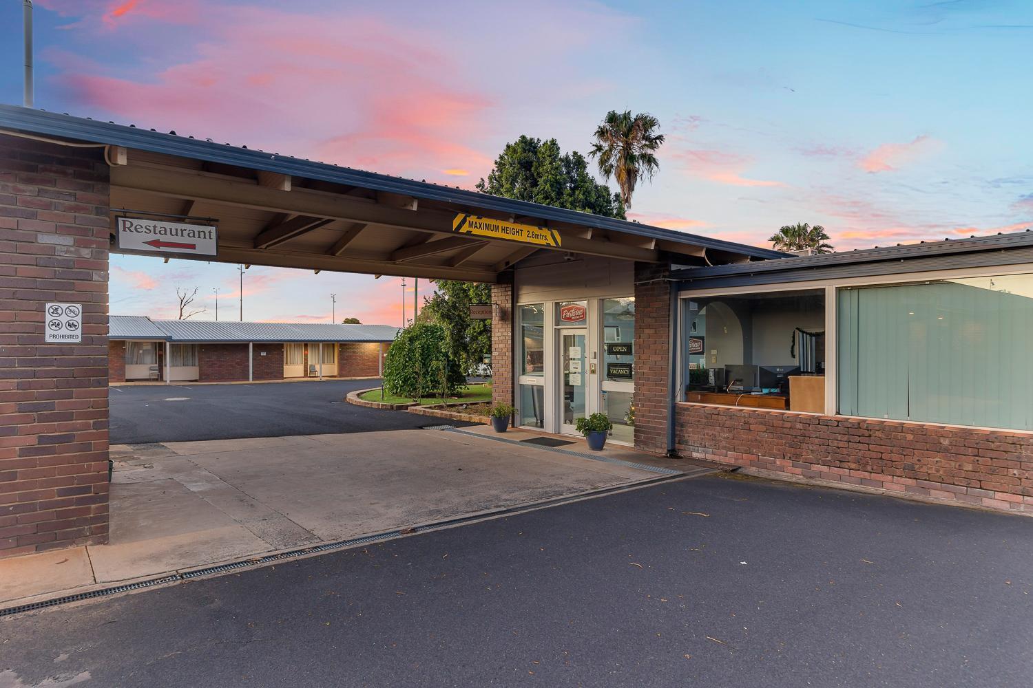 Parkview Motor Inn Parkes Zewnętrze zdjęcie