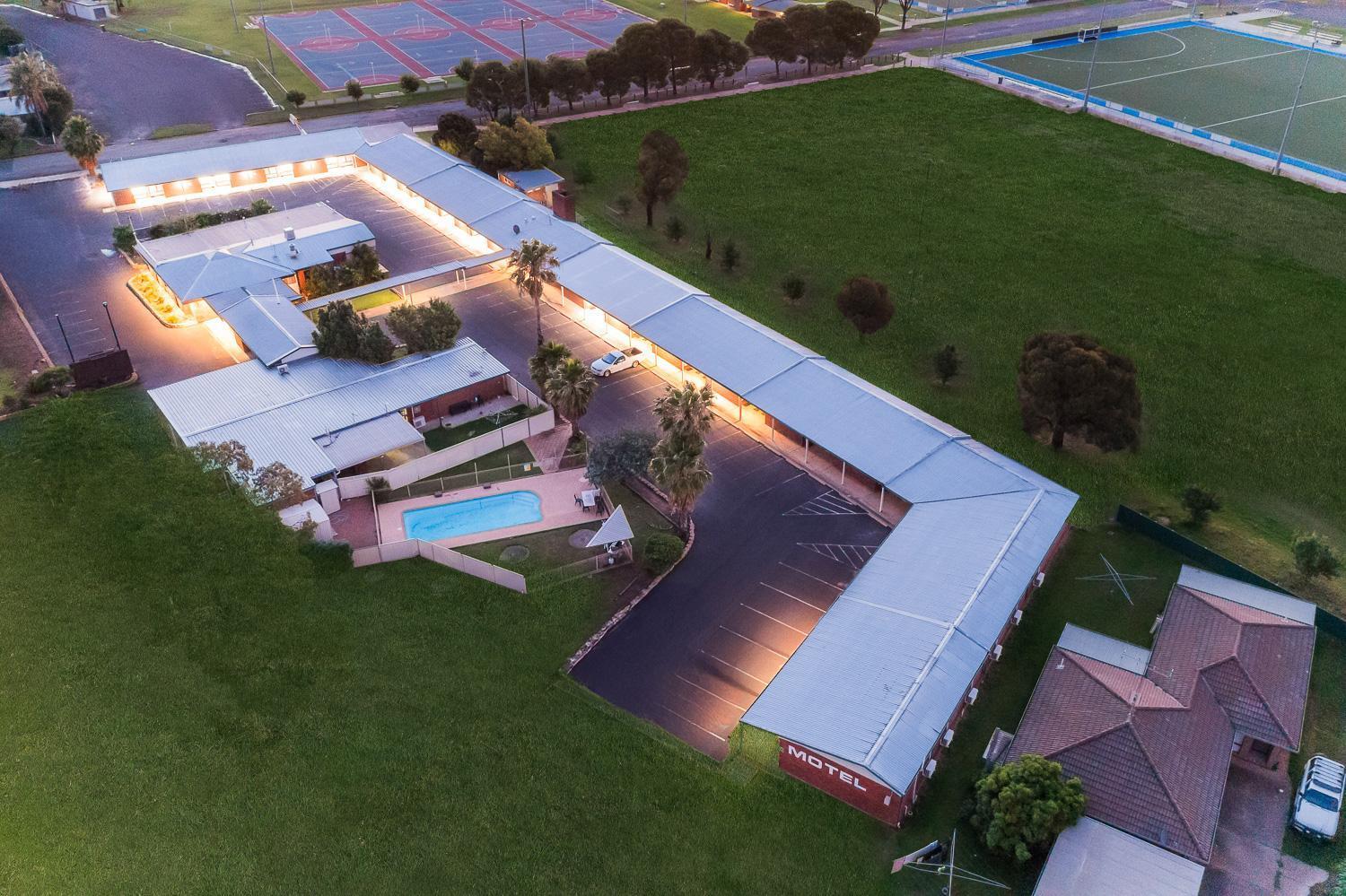 Parkview Motor Inn Parkes Zewnętrze zdjęcie