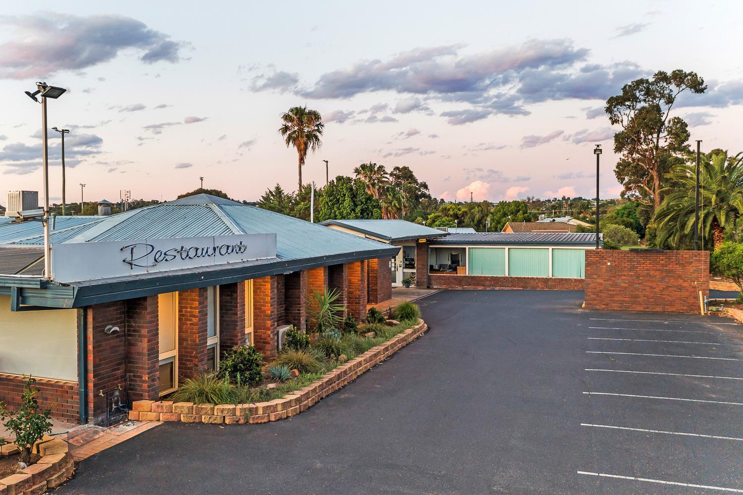 Parkview Motor Inn Parkes Zewnętrze zdjęcie
