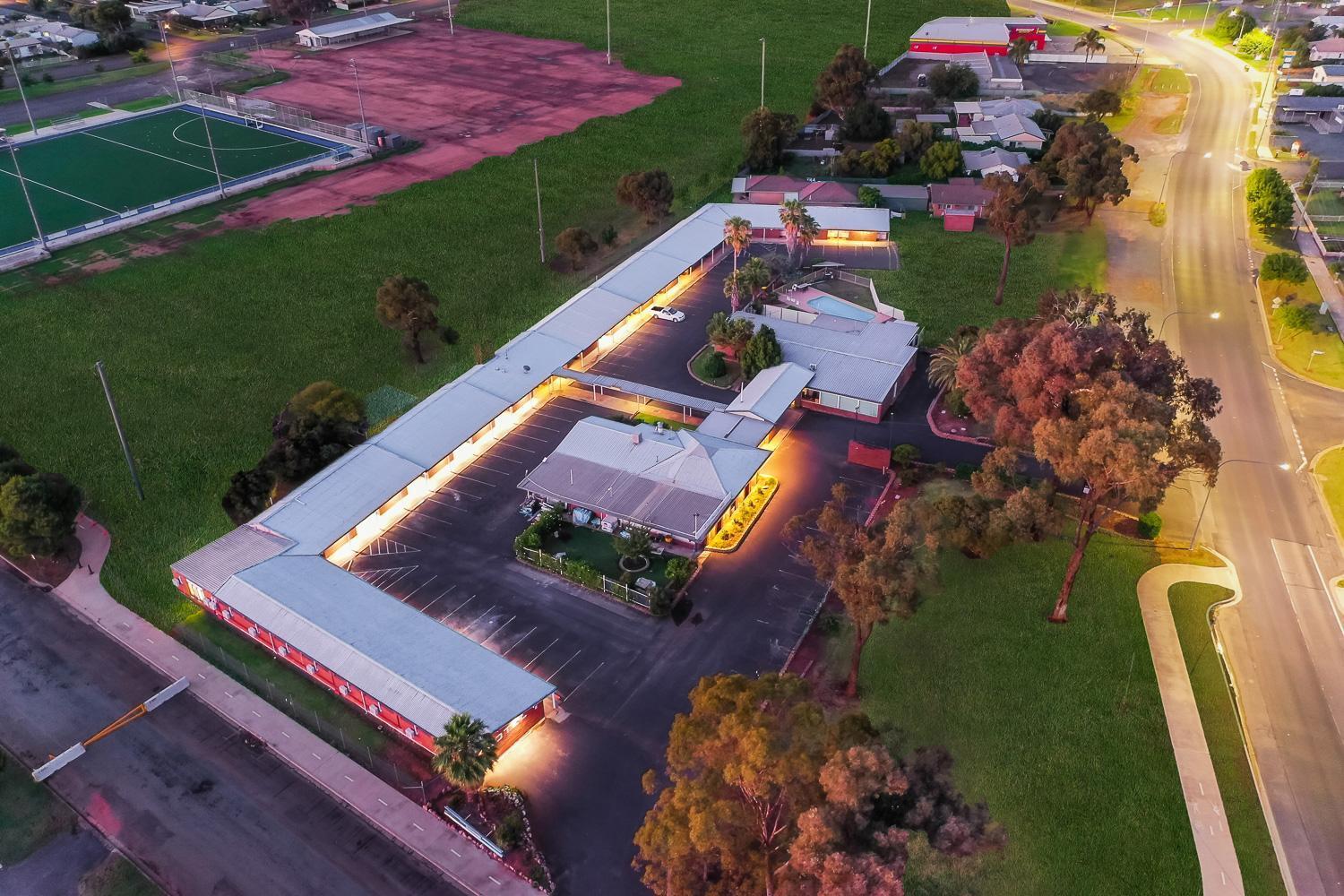 Parkview Motor Inn Parkes Zewnętrze zdjęcie